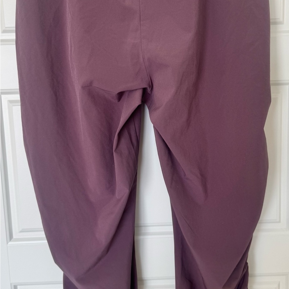 Athleta Size 4 Attitude‎ Pant Volcanic Violet Joggers Lightweight Athletic - Picture 2 of 10